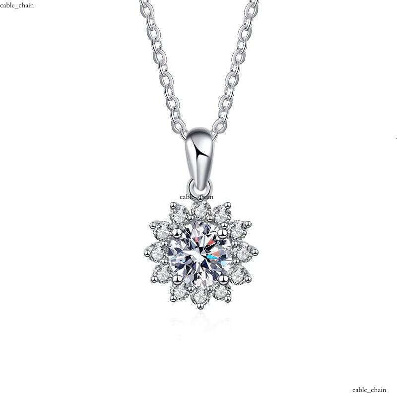 S925 Sterling Silver Necklace Sunflower Full VVS Moissanite Pendant Popular Carbon Silicon Stone 1 CT Factory Wholesale