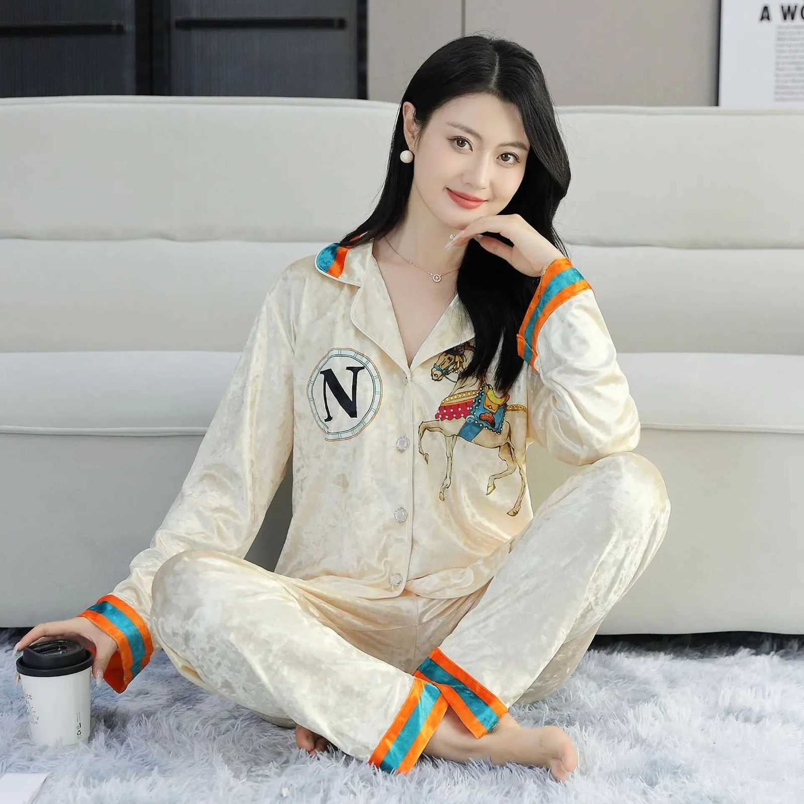 Women's Velvet Pajama Set - Artistic Embroidery, Contrast Trim, Soft Loungewear for Cozy NightsT260212