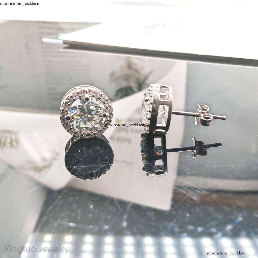 Hip-Hop Moissanite Stud 1ct VVS 925 Sterling Silver Unisex Jewelry Flower Cluster Halo VVS Moissanite Earrings with GRA Certificate