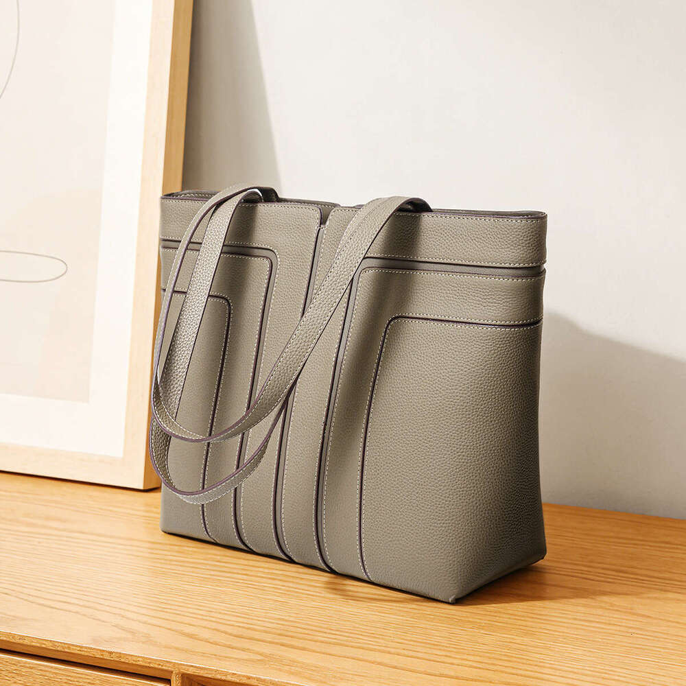 Luxury Shoulder Bags Totes Hobo Tote Large Capacity Women Commuting High End Feel Hot Selling Office Light Handbag Korean Niche Genuine Leather Laptop