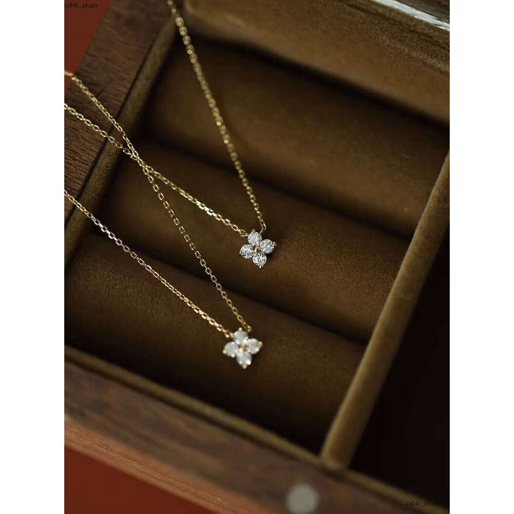Lucky Four-leaf Clover S925 Sterling Silver Sparkling VVS Moissanite Collarbone Chain Flower Pendant Necklace for Women