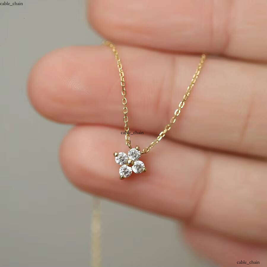 Dropshipping S925 Vintage Pendant Charm 18k Rose Gold Plated Four-Leaf Clover VVS Moissanite Necklace with Clavicle Chain