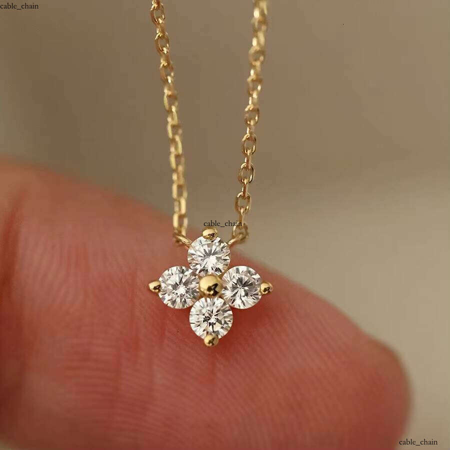 Dropshipping S925 Vintage Pendant Charm 18k Rose Gold Plated Four-Leaf Clover VVS Moissanite Necklace with Clavicle Chain