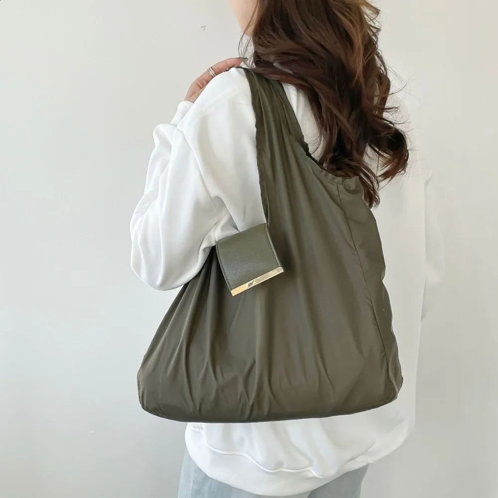 Reusable Mini Keychain Tote Bag Large Capacity EcoFriendly Foldable Shopping Key Ring Lightweight Expandable 260208