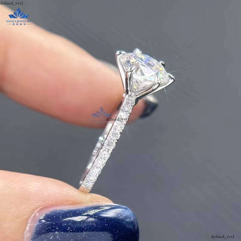 Wholesale Price 925 Silver Solitaire Platinum Plated 8mm D VVS 2ct Silicon Stone VVS Moissanite Semi-Paved Gemstone Ring