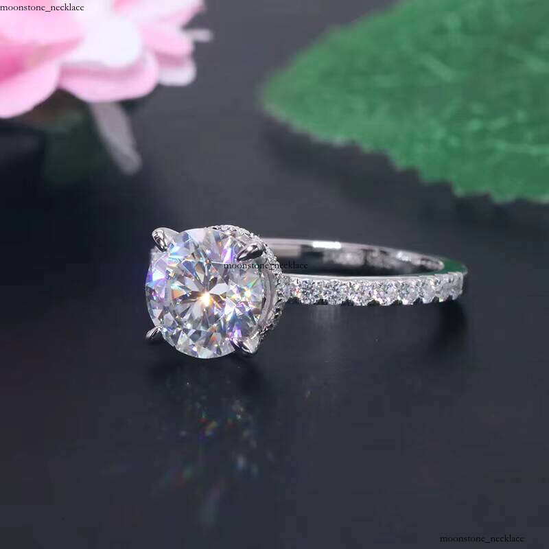 VVS Moissanite Yingma Fine Jewelry 8mm 925 Sterling Silver 14k 18k Pure White Gold 2ct Round Cut Silicon Stone Ring