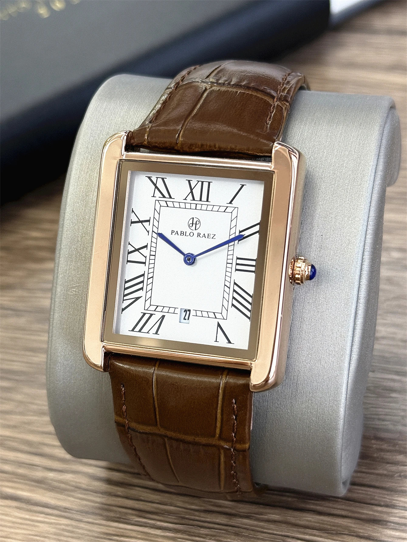 Men Watch Business Retro Classic Calendar Leather Waterproof Male Fashion Quartz Clock Watches with Box and Spare Battery 260206