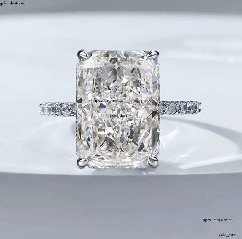 2024 Choucong Wedding Rings Elegant Luxury Jewelry Sparkling Pure 100% 925 Sterling Silver Natural Moissanite Diamond Gemstones Party Women Engagement