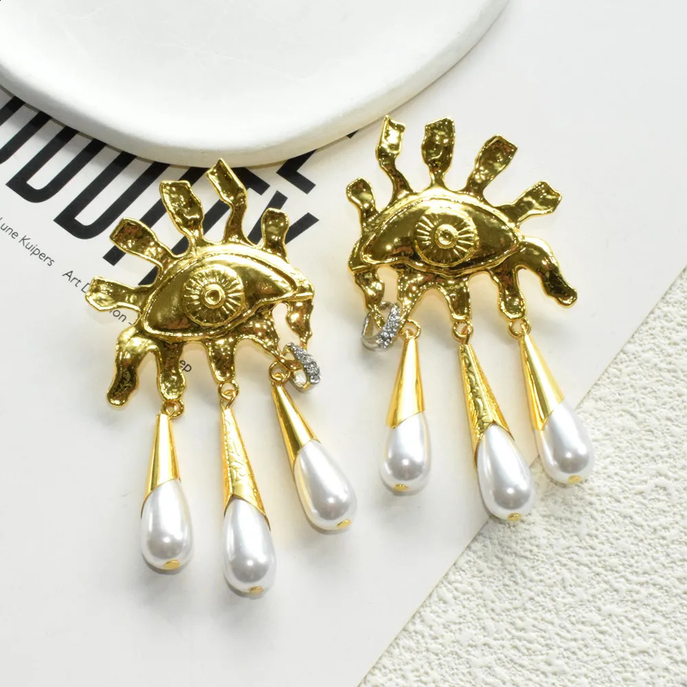 Vintage Metal Alloy Gold-Plated Eyes With Teardrop Dangle Earrings For Women Jewelry Fashion Show Statement Earrings Accessories 260120