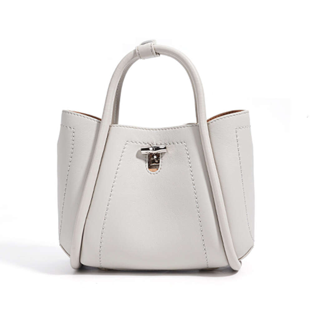 Luxury Shoulder Bags Totes Hobo Genuine Leather Handbag Simple Versatile Women S Fashion High End Stylish Small Commuting Portable Crossbody Bag SENYY