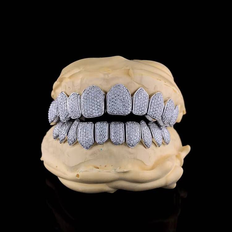 Iced Out Vvs Moissanite Grillz Fold Top Bottom by Custom Grillz Hip Hop Rapper No Fade Honey Comb 8 on 8 Moissanite Grillz