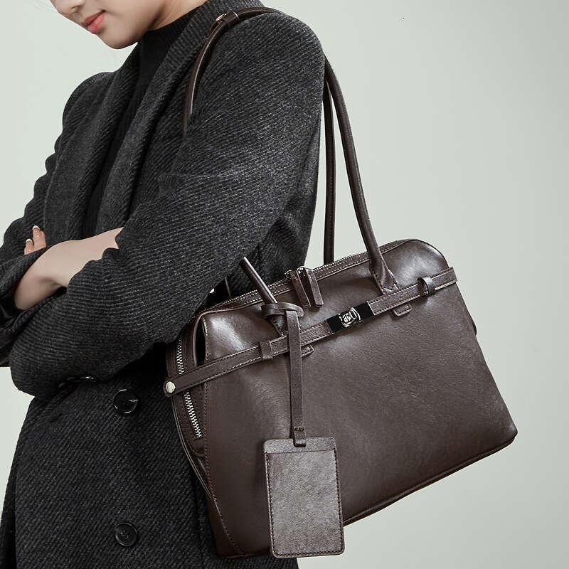 Luxury Shoulder Bags Totes Genuine Leather Women S New Model Unique Design Tote Bag Versatile For Commuting Fashionable Large Capacity Handbag And Sho