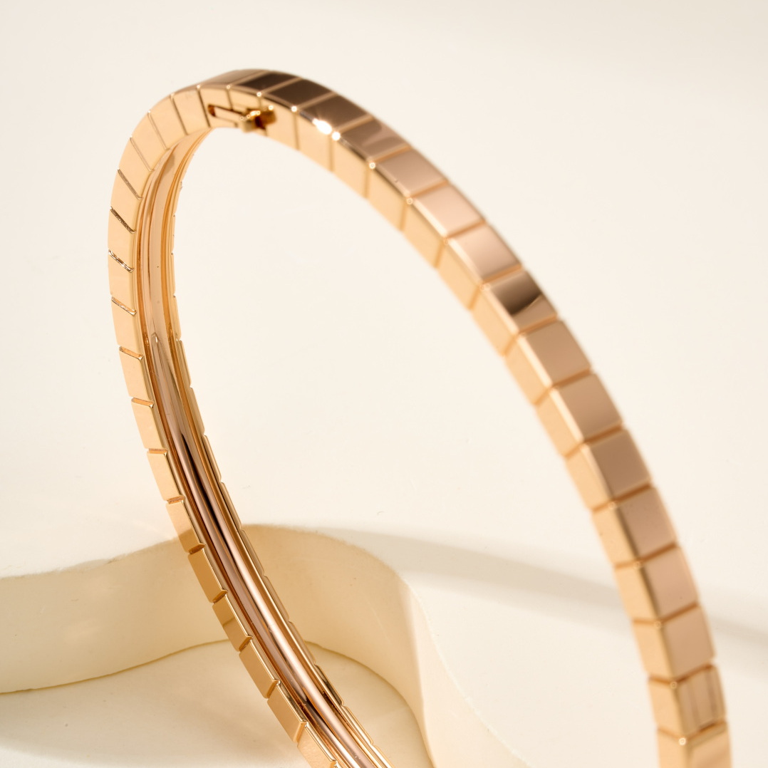 Designer bangle top quality gold plated 18K for 16CM wrist Womens bracelets Waterproof never rust with box anniversary gift 018