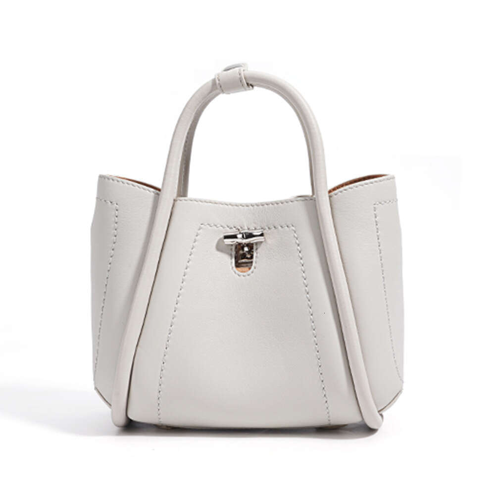 Luxury Shoulder Bags Totes Hobo Genuine Leather Handbag Simple Versatile Women S Fashion High End Stylish Small Commuting Portable Crossbody Bag SENYY