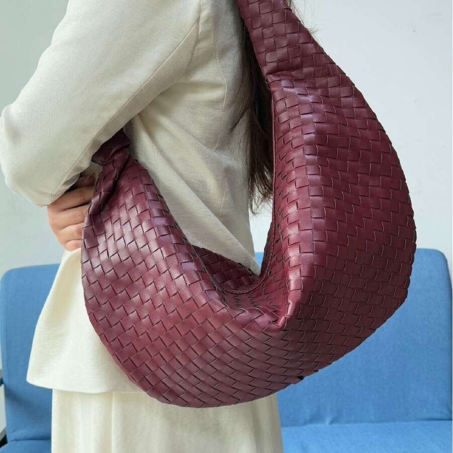 2026 Cross-Border New Woven High-Quality Fashion Handbag Niche Design Single Shoulder Crossbody Horn Bag Trendy Style