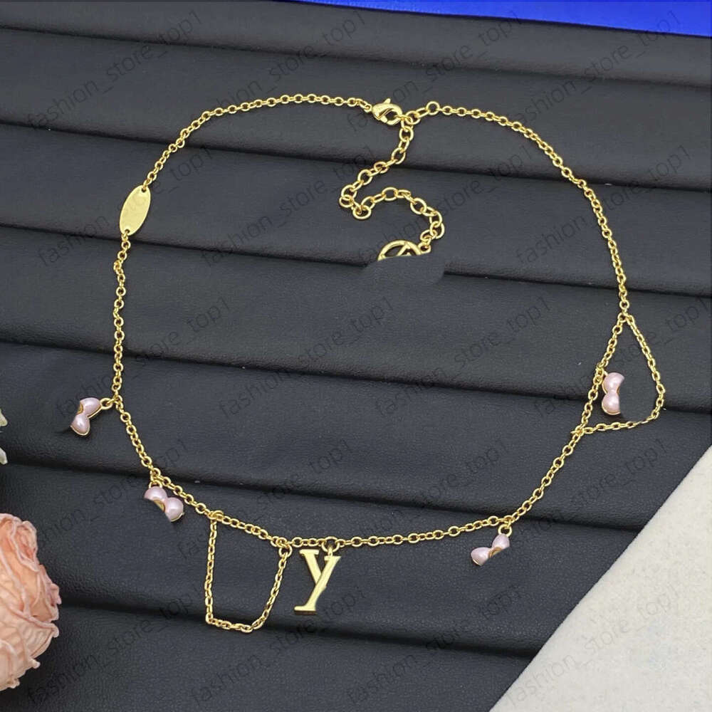 Designer Lvs Lousi Lujia New Luxury Edition With Logo Inlaid Diamond Letter For Women High-End Necklace 71C