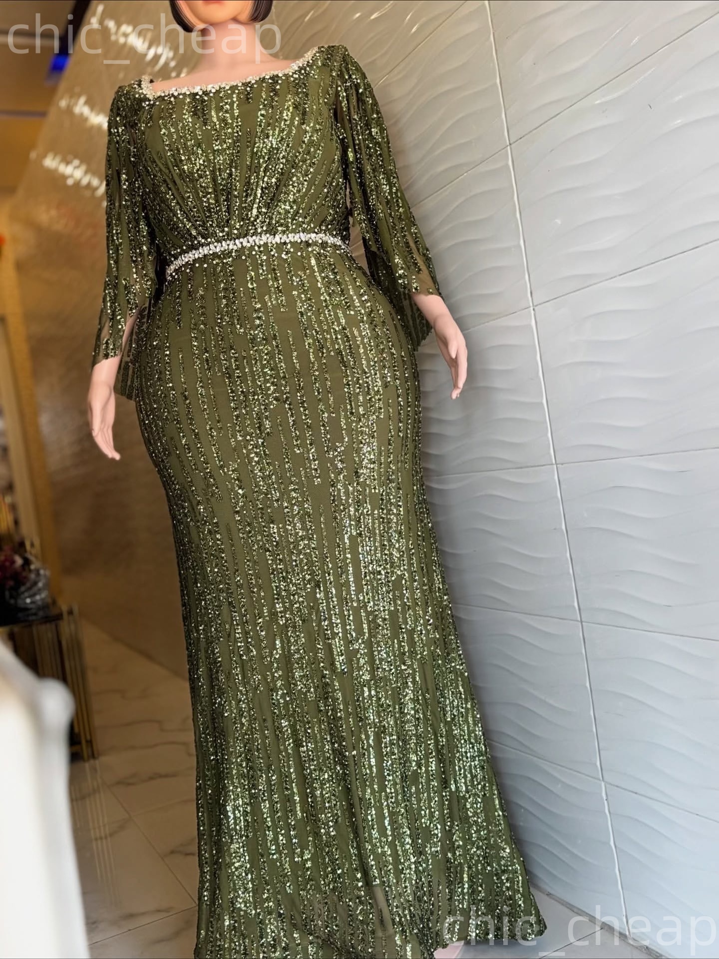 2026 Plus Size Olive Green Mermaid Mother Of Bride Dresses Crystals Sequined Evening Party Mama's Dress Vintage 50's Birthday Wedding Guest 