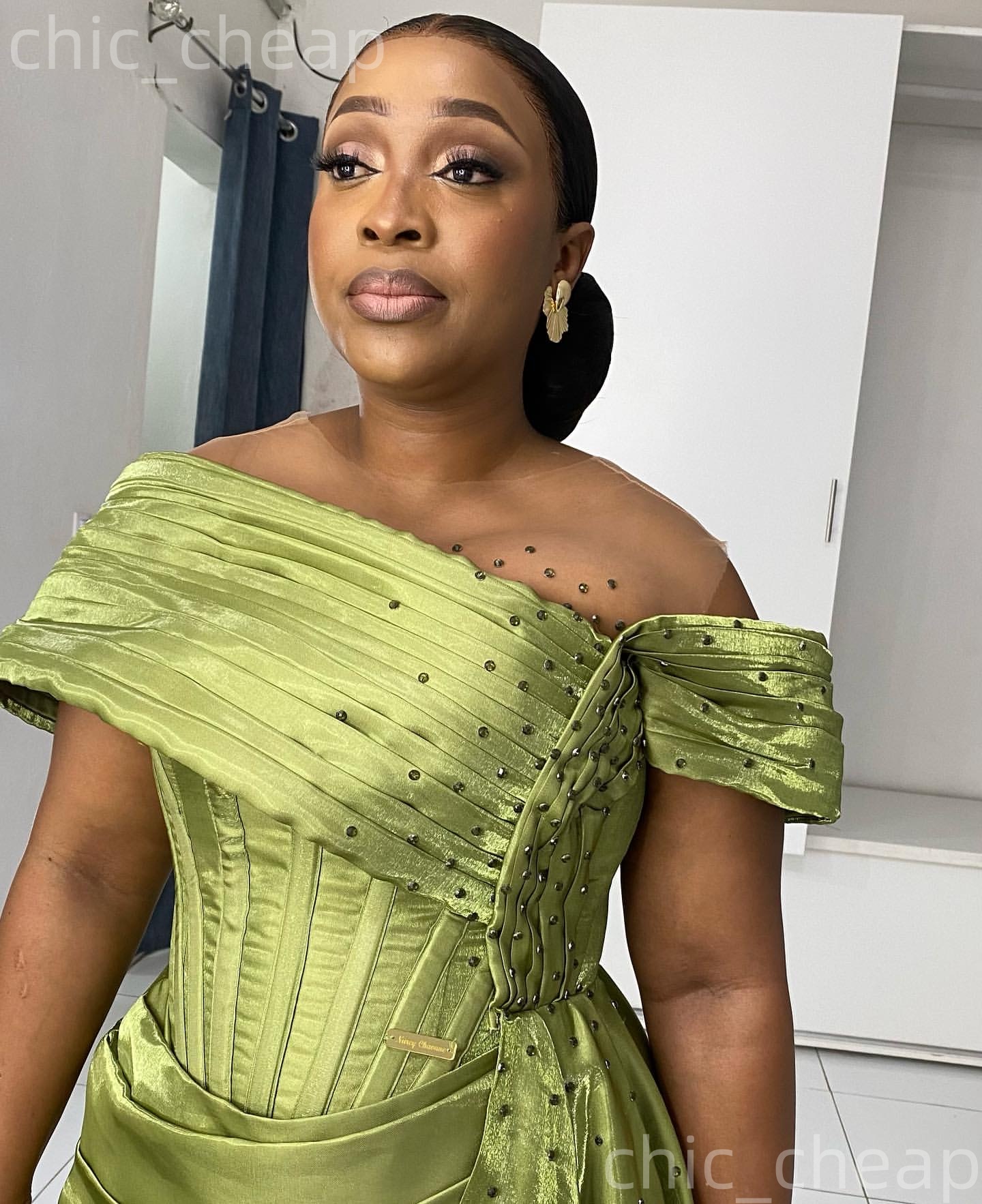 2026 Plus Size Dark Sea Mermaid Mother Of Bride Dresses Beaded Satin Sheer Neck Evening Party Mama's Dress Vintage 50's Birthday Wedding Gue