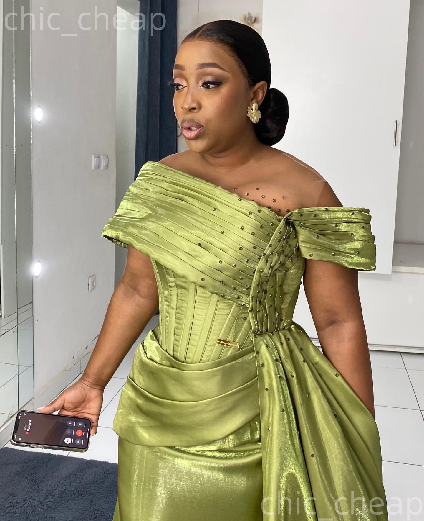 2026 Plus Size Dark Sea Mermaid Mother Of Bride Dresses Beaded Satin Sheer Neck Evening Party Mama's Dress Vintage 50's Birthday Wedding Gue