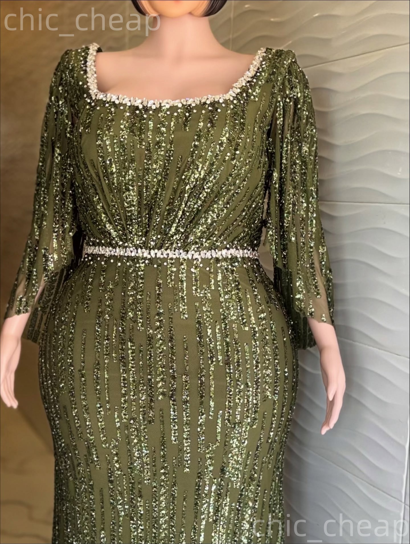 2026 Plus Size Olive Green Mermaid Mother Of Bride Dresses Crystals Sequined Evening Party Mama's Dress Vintage 50's Birthday Wedding Guest 