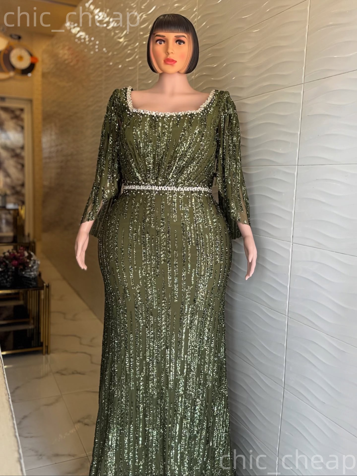 2026 Plus Size Olive Green Mermaid Mother Of Bride Dresses Crystals Sequined Evening Party Mama's Dress Vintage 50's Birthday Wedding Guest 