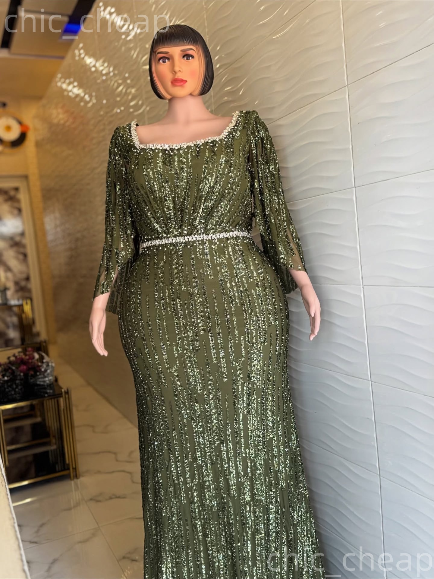 2026 Plus Size Olive Green Mermaid Mother Of Bride Dresses Crystals Sequined Evening Party Mama's Dress Vintage 50's Birthday Wedding Guest 