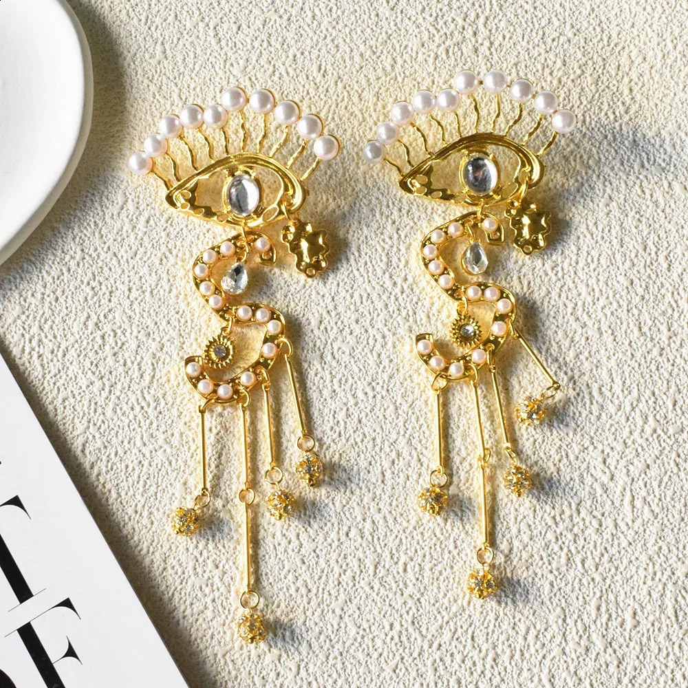 Exaggerated Vintage Ethnic Metal Eyes Dangle Earrings For Women Fashion Jewelry Baroque Style Ears Accessories Arrival 260120