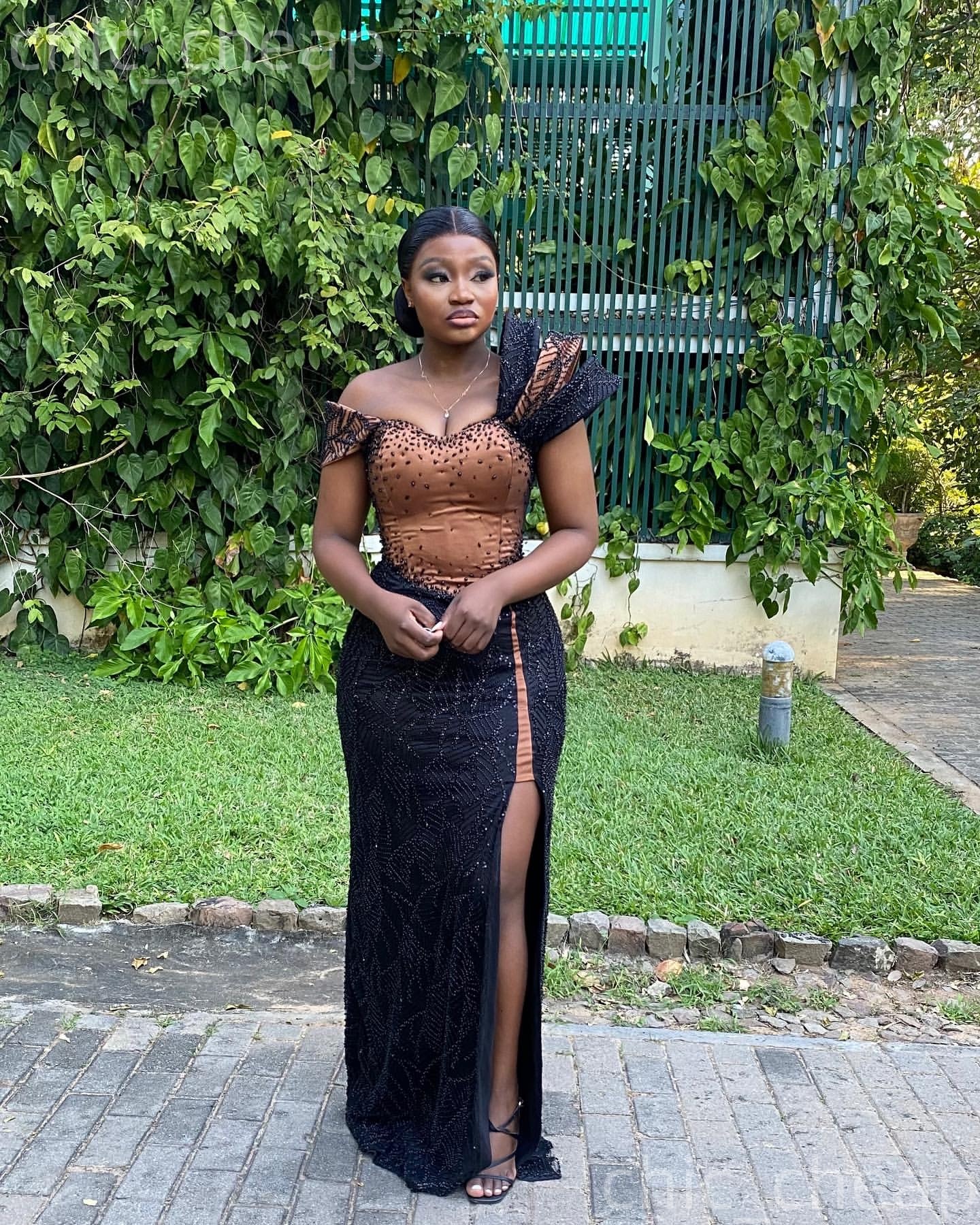 2026 Plus Size Black Sheath Mother Of Bride Dresses Illusion Beaded Sequined Evening Party Mama's Dress Vintage 50's Birthday Wedding Guest 