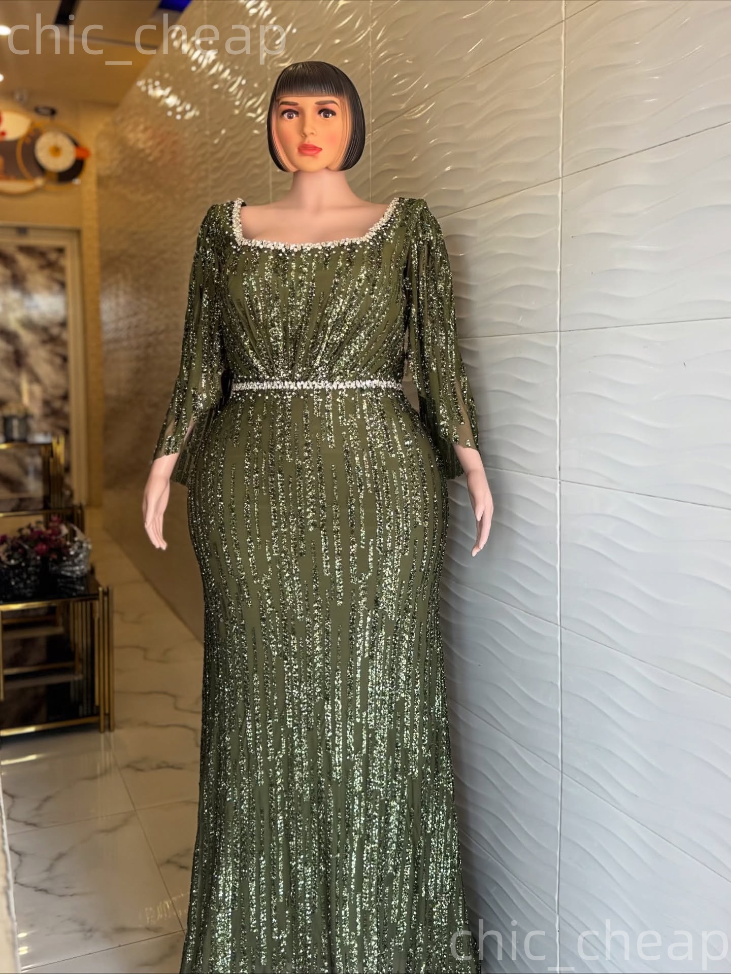 2026 Plus Size Olive Green Mermaid Mother Of Bride Dresses Crystals Sequined Evening Party Mama's Dress Vintage 50's Birthday Wedding Guest 