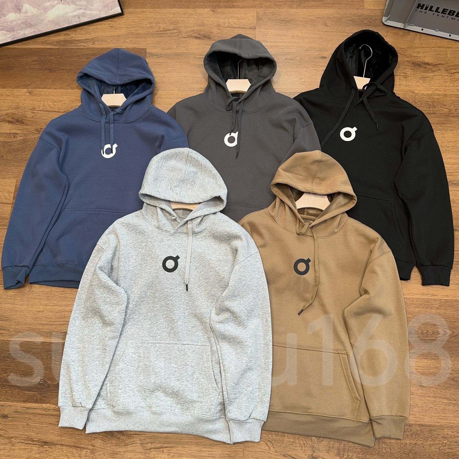 Mens hoodie designer hoodie jacket men sportswear commuting sports hooded hoodie round neck hoodie jacket solid color sweatpants new cloud casual On sports