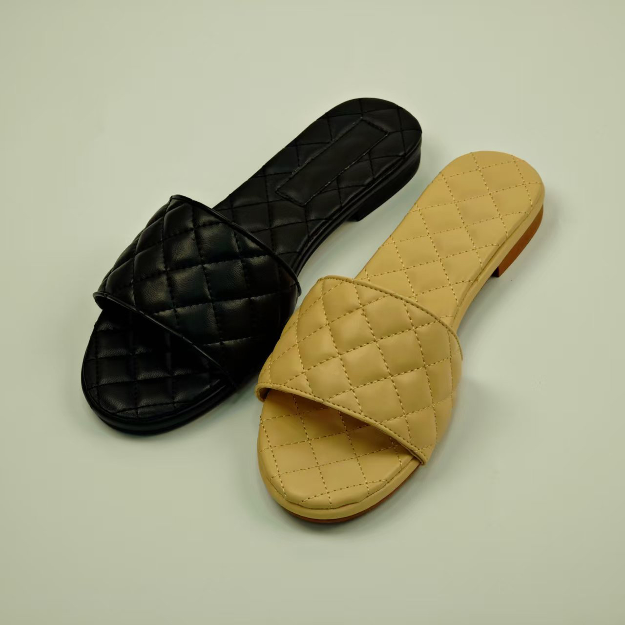 Metallic Slide Summer Flat Sandals Luxury Woman Sandal Designer flip flops for women High quality Stylish Slipper Fashion Classics Sandal Beach Slide Slipper Shoes