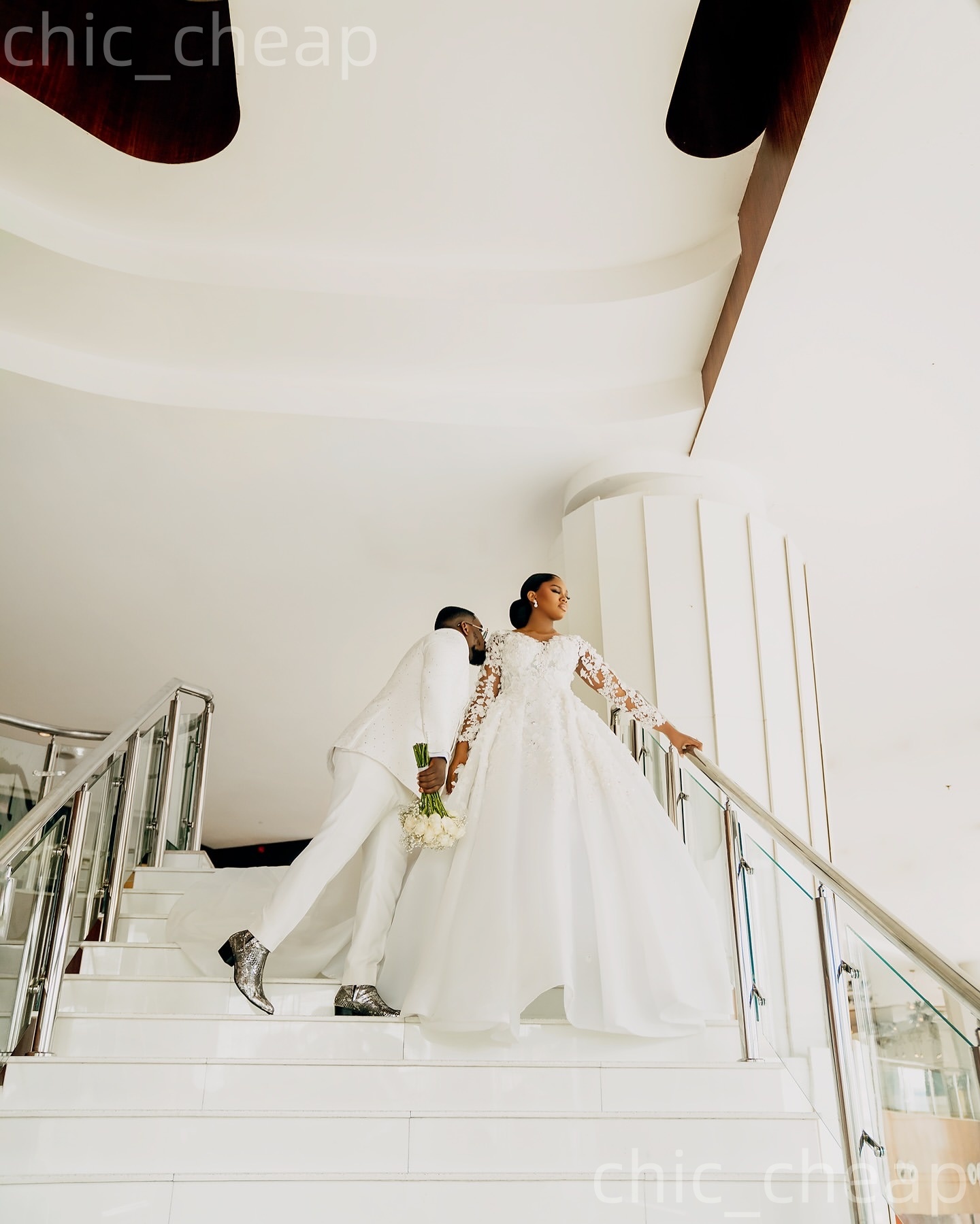 African Aso Ebi 2026 Ivory Ball Gown Wedding Dress Sheer Neck Appliques Full Sleeves Tulle Vintage Charming Bridal Gowns Dresses ZJ2334