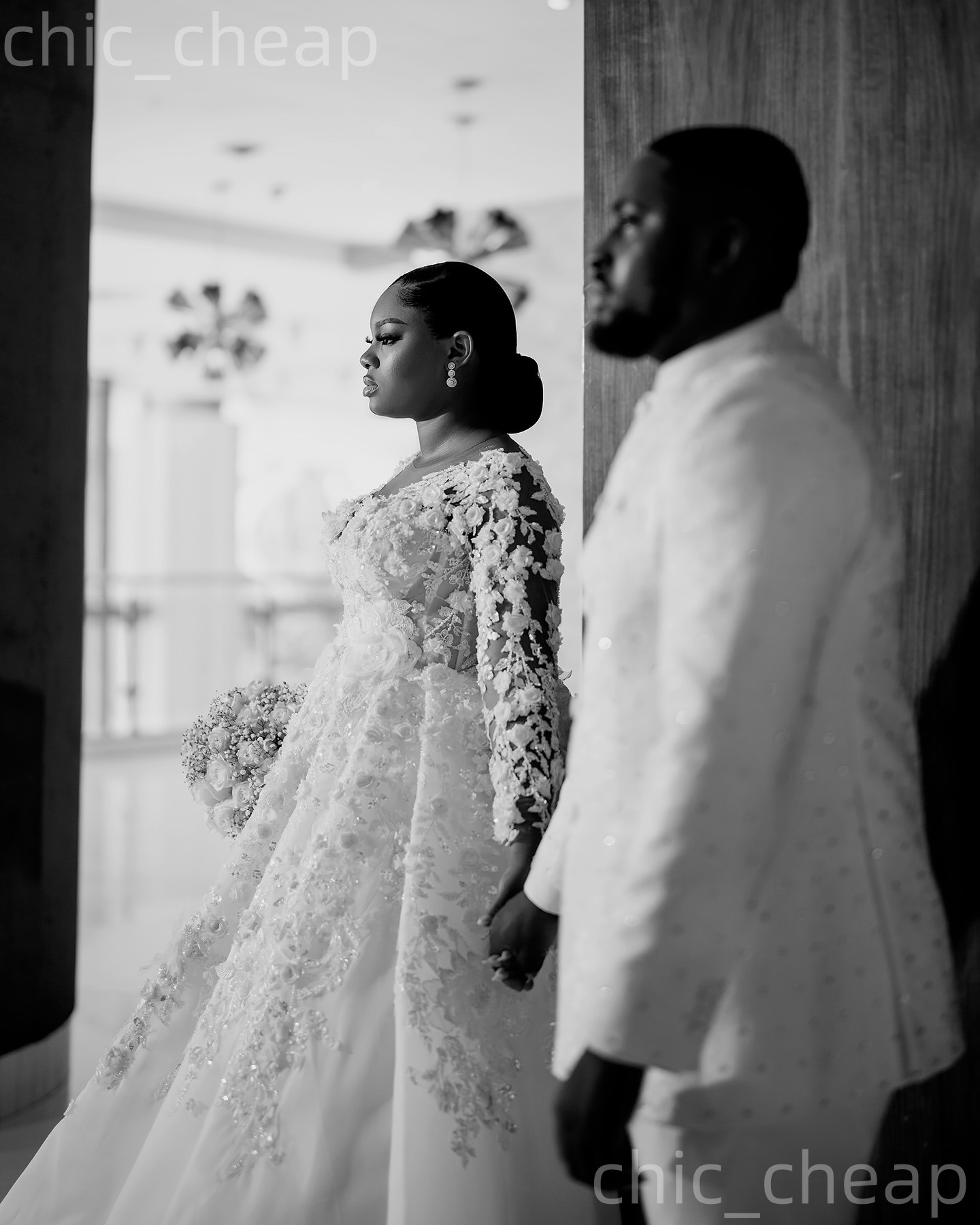 African Aso Ebi 2026 Ivory Ball Gown Wedding Dress Sheer Neck Appliques Full Sleeves Tulle Vintage Charming Bridal Gowns Dresses ZJ2334