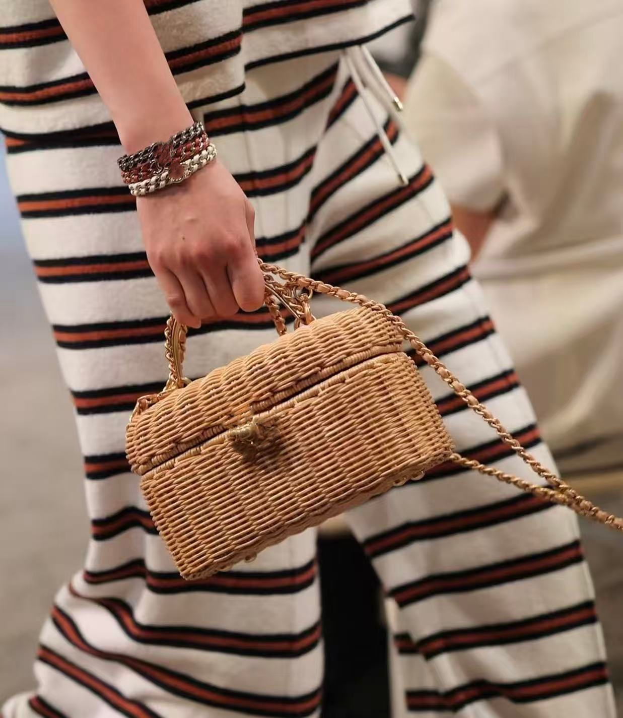 2026 Fashion Bags Designer bags Fashion flip handbag series high-quality caviar leather shoulder bag chain luxury crossbody bag AS26C bamboo woven box bag AS5993
