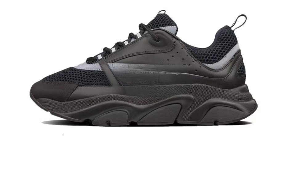 Casual designer sports shoes versatile leather retro designer flat shoes outdoor breathable mesh new dad shoes