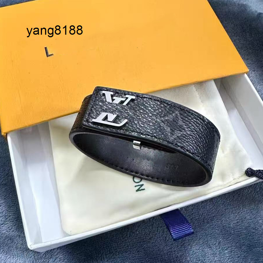 Lvs Louise Lousi lvness louisities Designer Men and Women Fashion Luxury Jewelry 18K Rose Gold Silver Titanium Steel Bracelet 16 18 19 Size Christmas Gift VVVVVV W7W1