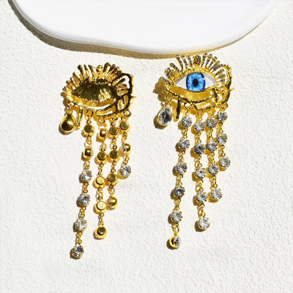 Vintage Ethnic Golden Eyes Chain Dangle Earrings For Women Fashion Jewelry Baroque Style Lady Statement Earrings Accessories 260120