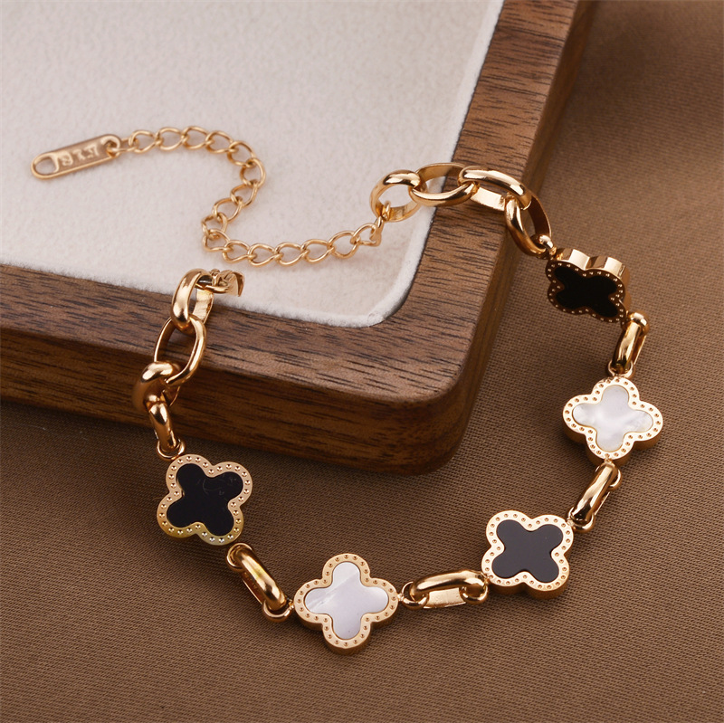 Luxury Brand Designer Jewelry Korean Style Internet Celebrity Temperament Black And White Four-Leaf Clover Steel Bracelet For Women Mori Style Niche D