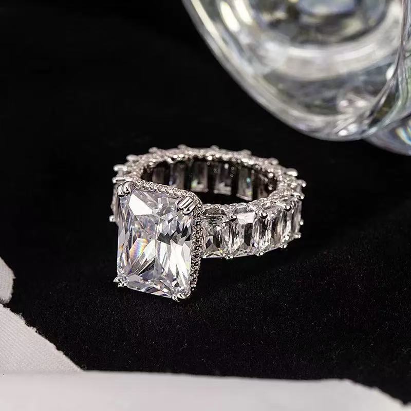 Luxury Ladies 14k Gold 5ct Radiant Cut 3x4mm Emerald Cut Moissanite Diamond Wedding Engagement Band Ring for Women