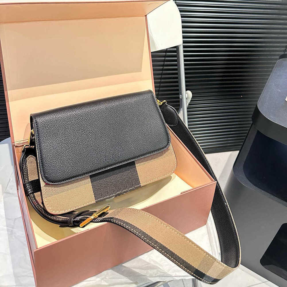 Fashion Bags Large Capacity Tote Bag Wide Straps Shoulder Bag Canvas Stripe Vintage Desiger Bags High Quality Compartment Armpit Bags Classic Bags 241115