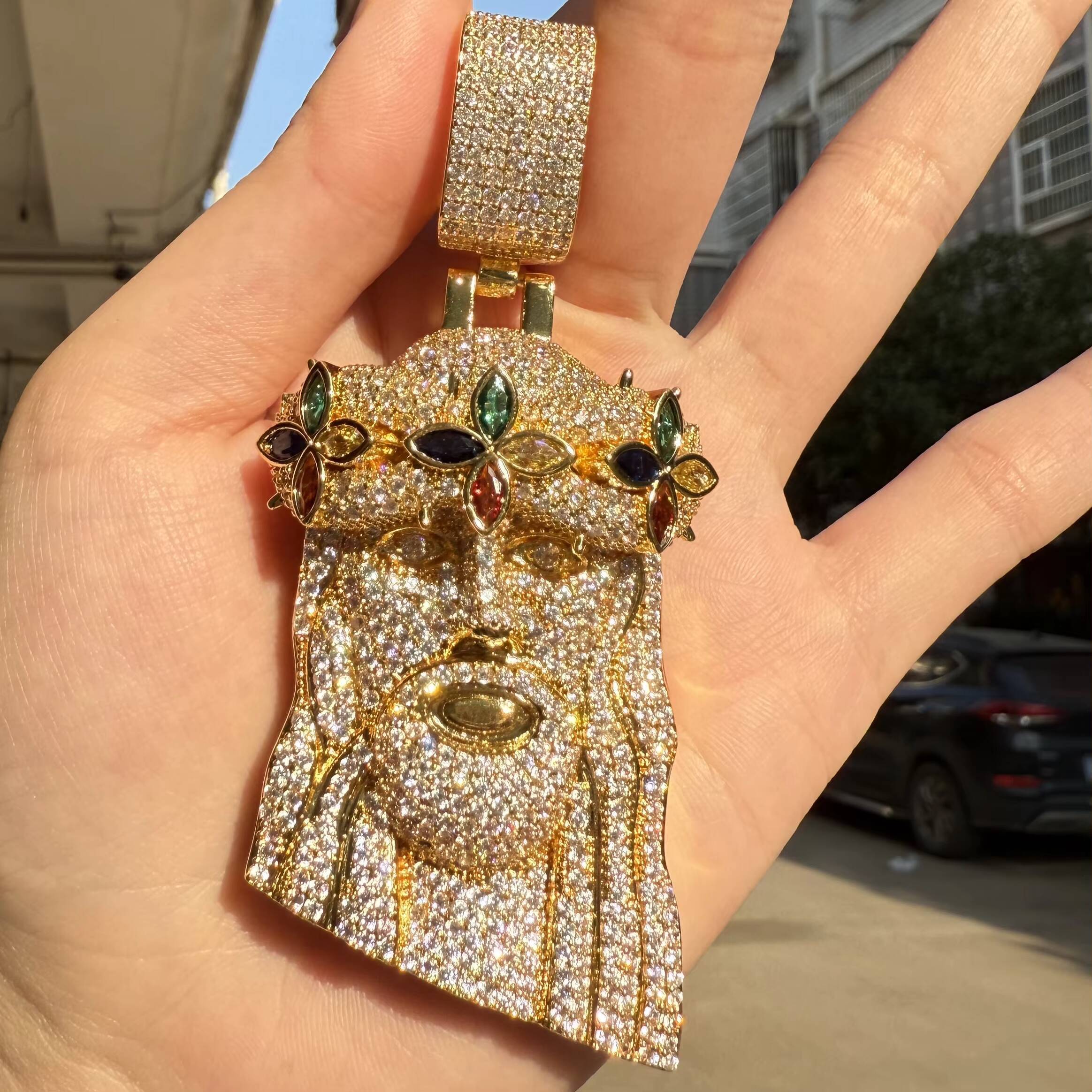 Hot Selling Clover Crown Portrait Jesus Religious Pendant Cool Hip Hop Moissanite MoissaniteVVSia Ice Out Necklace for Men and Women