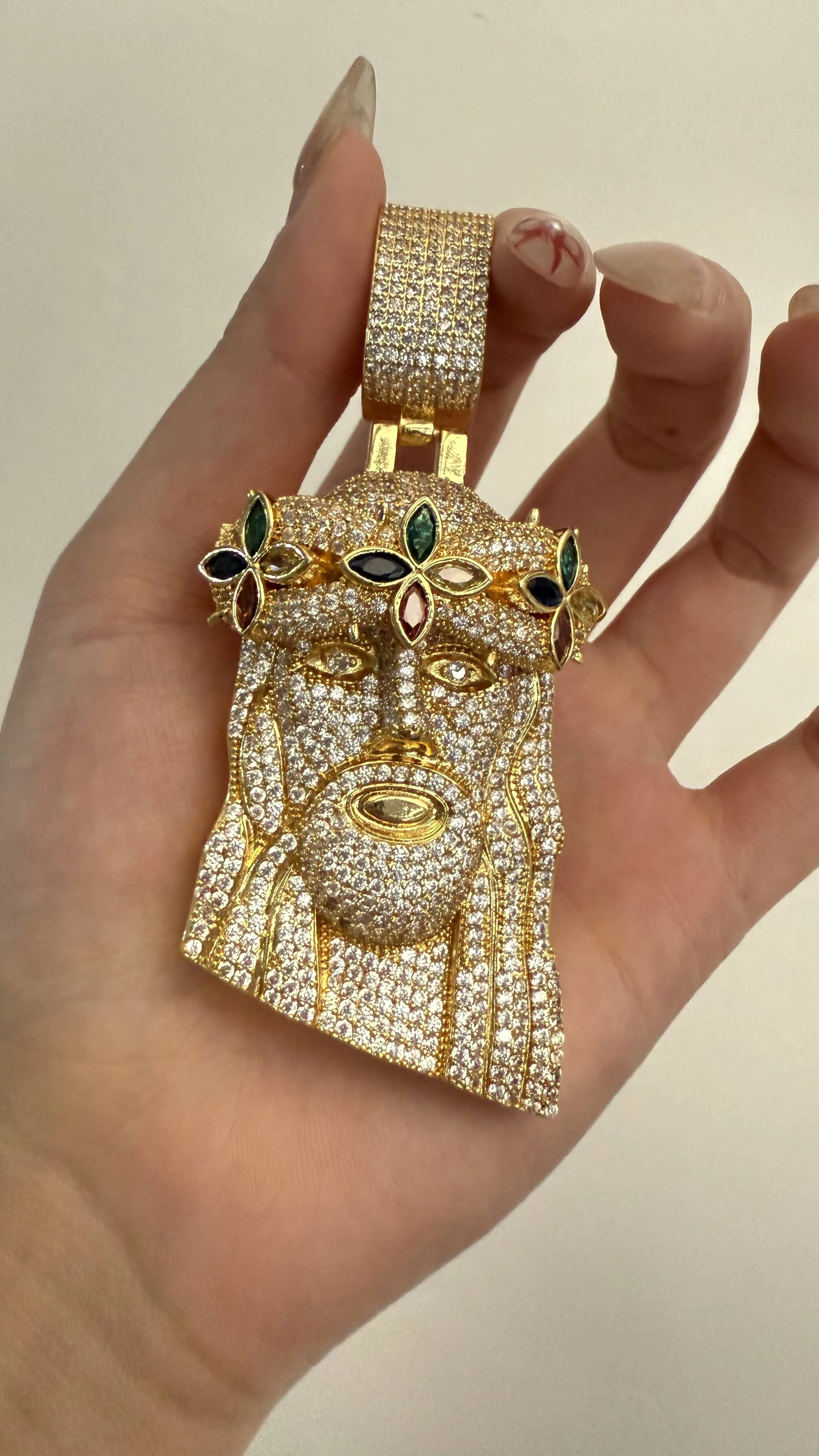 Hot Selling Clover Crown Portrait Jesus Religious Pendant Cool Hip Hop Moissanite MoissaniteVVSia Ice Out Necklace for Men and Women