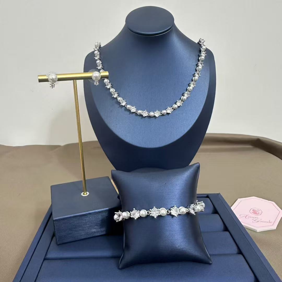 Women's jewelry Set Designer Rhinestone Heart Necklace Crystal Bracelet Earrings sets Gift Pink Box Packing For Party Jewelry Sets Christmas Valentine's Day gifts