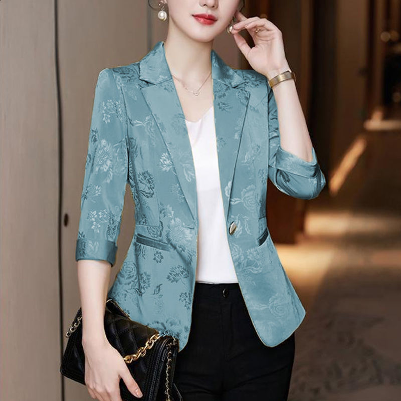 Short Spring Summer New Thin Small Blazer One Button Coat Women Slim Fit Plus Size Three Quarter Sleeve Business Suit 240812wtt
