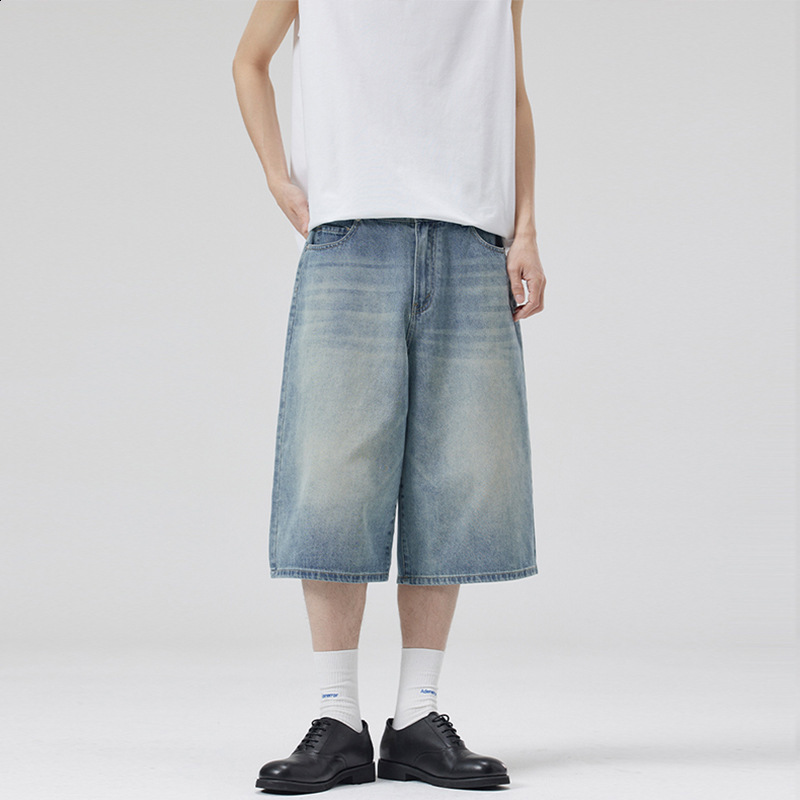 Mens Clothing Summer Korean Style Washed Wide-Leg Cropped Jeans for Men and Women Loose Slimming Straight-Leg Shorts 240911