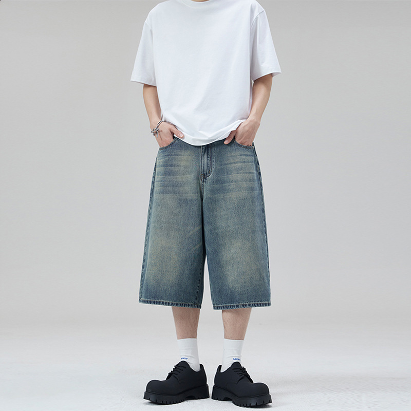 Mens Clothing Summer Korean Style Washed Wide-Leg Cropped Jeans for Men and Women Loose Slimming Straight-Leg Shorts 240911