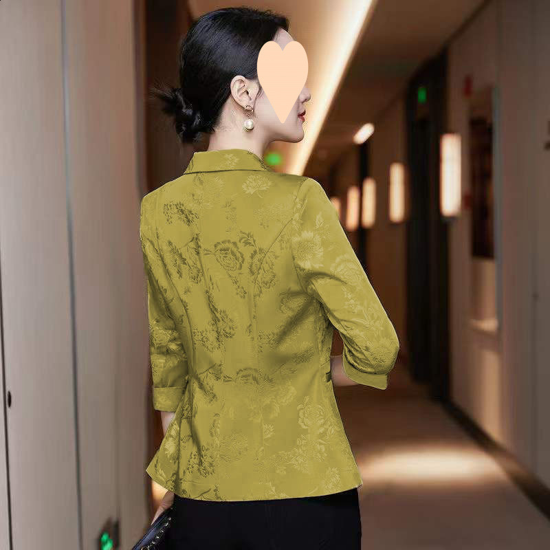 Short Spring Summer New Thin Small Blazer One Button Coat Women Slim Fit Plus Size Three Quarter Sleeve Business Suit 240812wtt