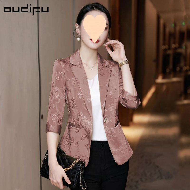 Short Spring Summer New Thin Small Blazer One Button Coat Women Slim Fit Plus Size Three Quarter Sleeve Business Suit 240812wtt