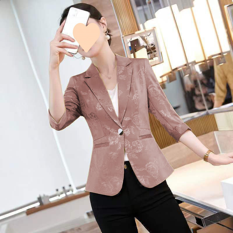 Short Spring Summer New Thin Small Blazer One Button Coat Women Slim Fit Plus Size Three Quarter Sleeve Business Suit 240812wtt