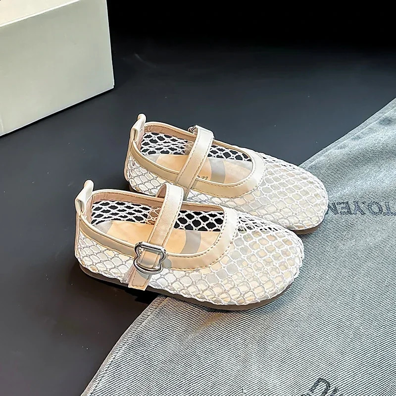 Girls Flat Shoes Mesh Weave Soild Color Kids Sandals Nonslip Soft Sole Summer Children Princess Ins Trendy Sweet 260207